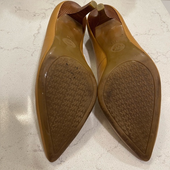 Michael Kors Camel Colored Pumps with Wood Heel - Picture 3 of 4